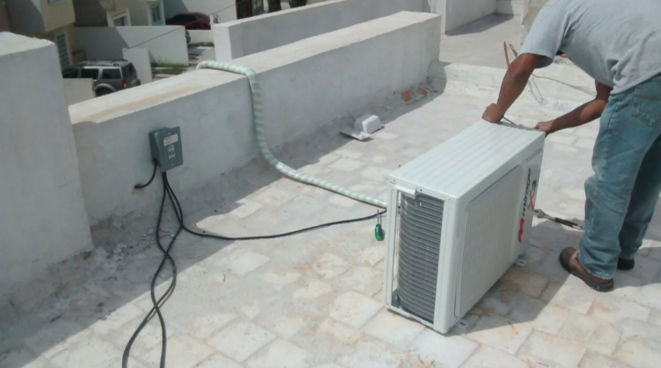 Instalación de condensadora en azotea