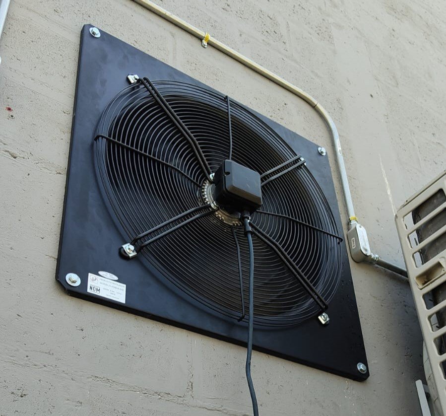 Extractor industrial instalado